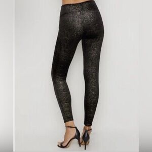 NWT SPANX Velvet Shine Leggings Size Small